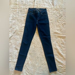 Levi’s 721 High Rise Skinny Jean 26L